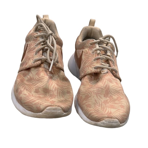 Nike Roshe One Running Shoes - Picture 2 of 4